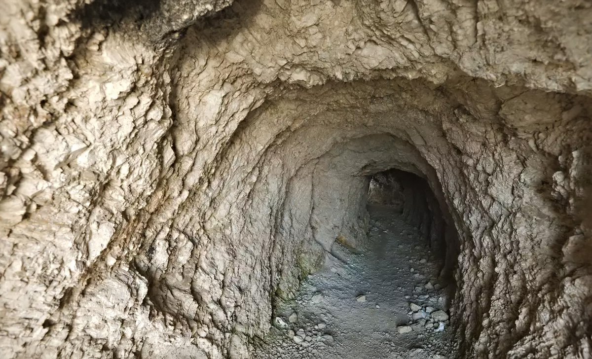 The Epic Tunnel Raid That Left an L.A. Jeweler Broke