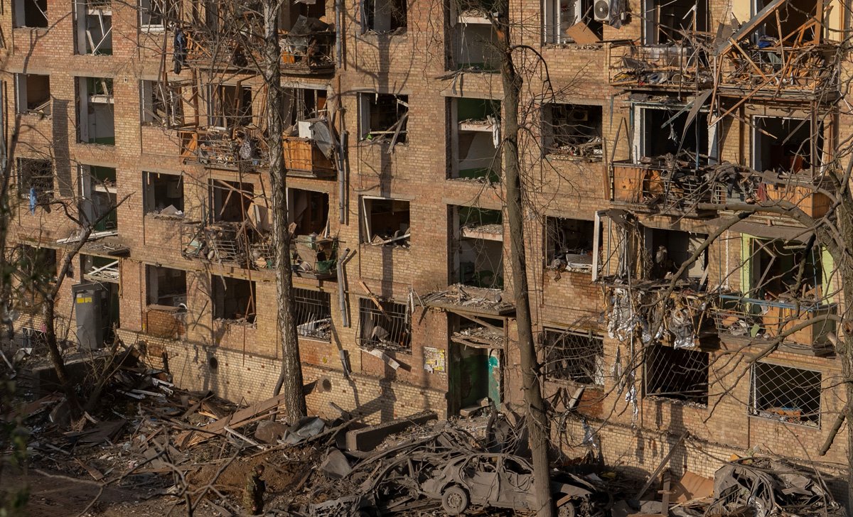 Kyiv Burns While Talks Get Tied in Knots