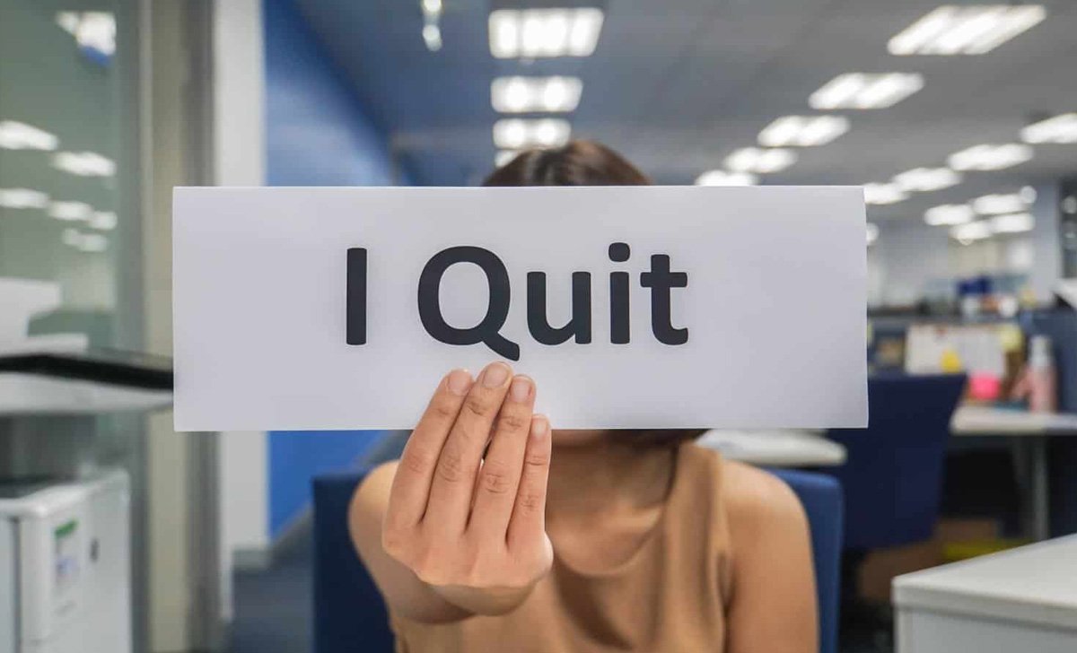 Middle Managers Are Vanishing—who Wins and Who Loses?